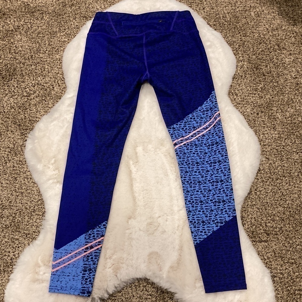Athleta‎ Asym Camo Sonar 7/8 Tight Crop Legging ~ Size XS - Picture 5 of 16